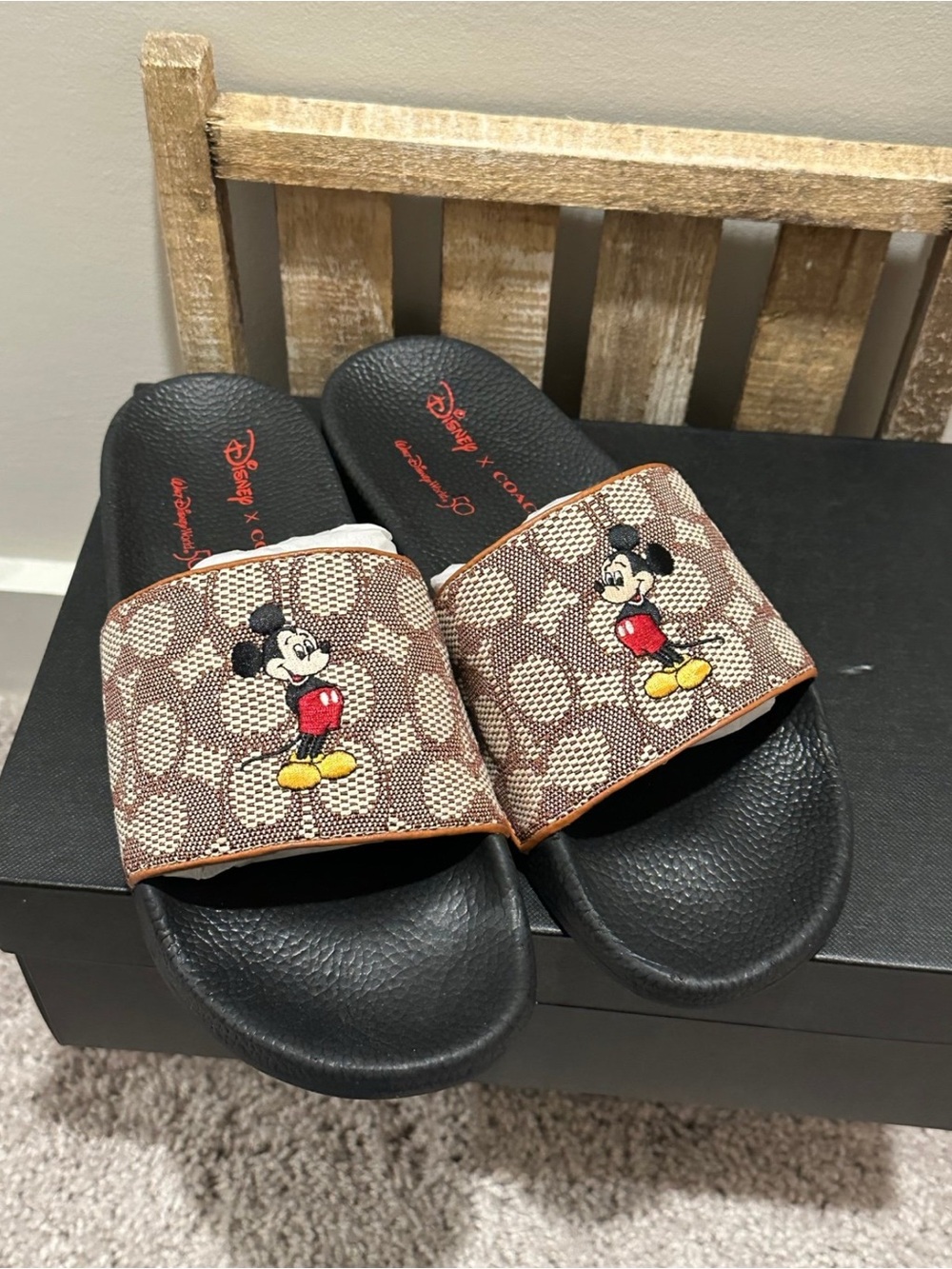 Disney x Coach Mickey Mouse Sport Slides Sz 9 New